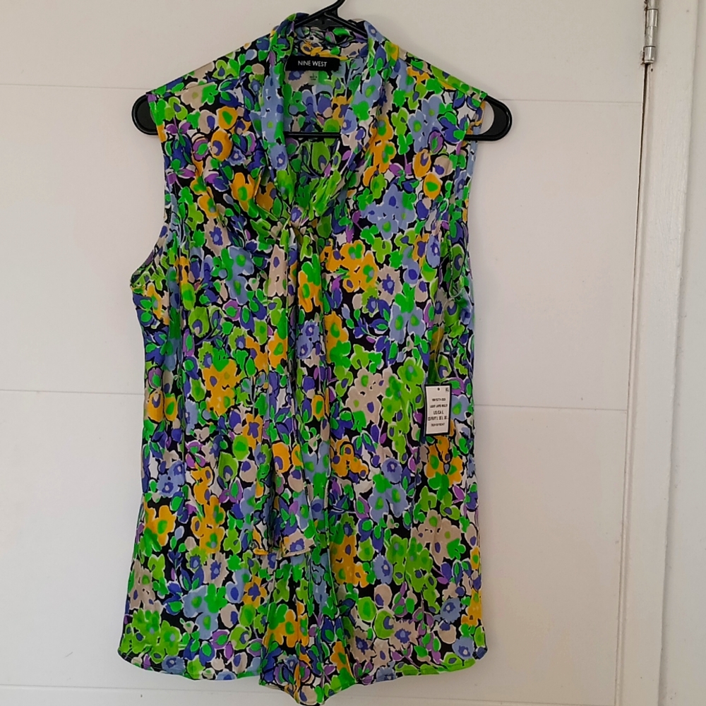 Beautiful Nine West colorful Top